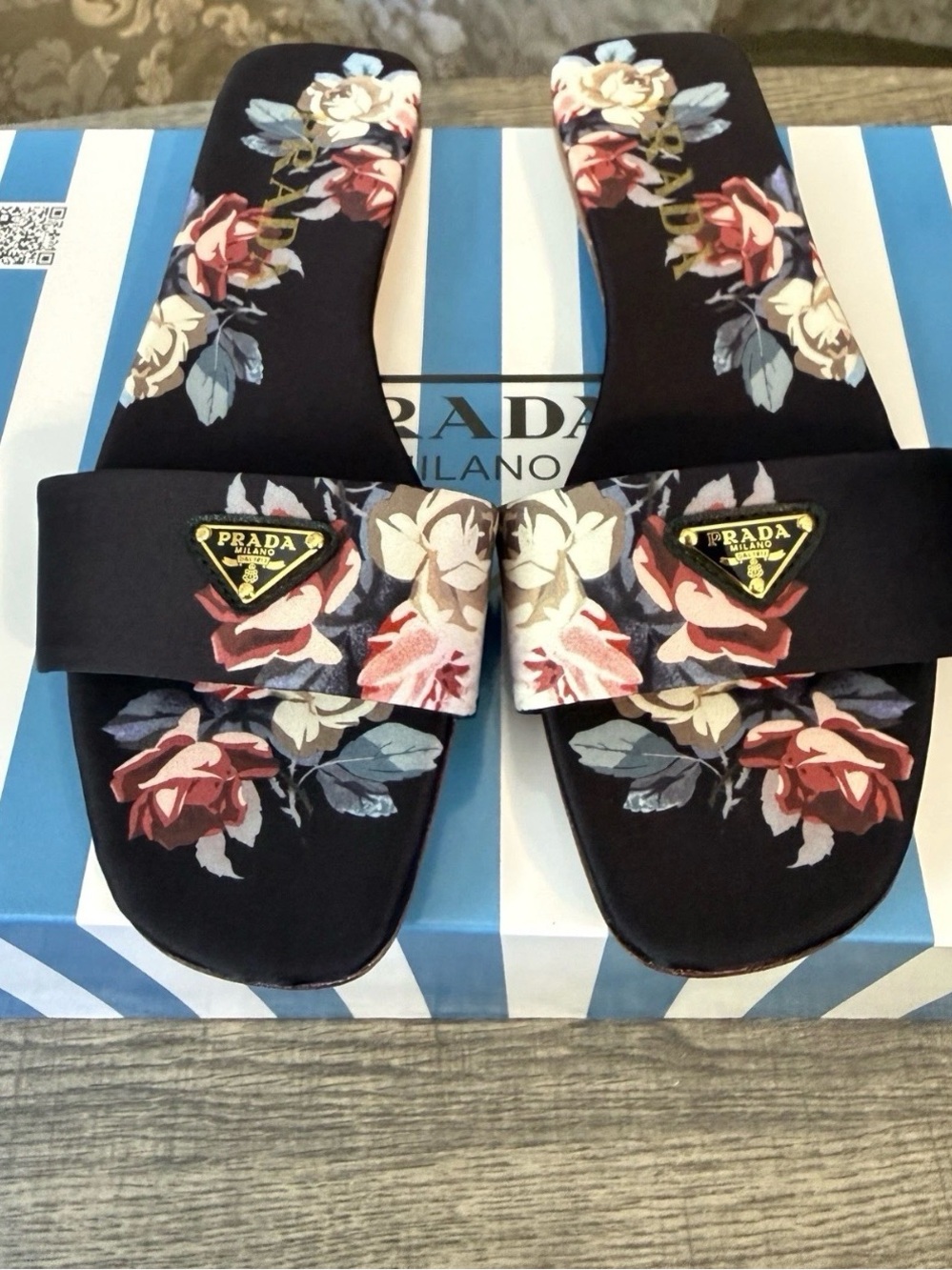 Normal Slides with Pink and Cream Floral Print size 38 Slender foot